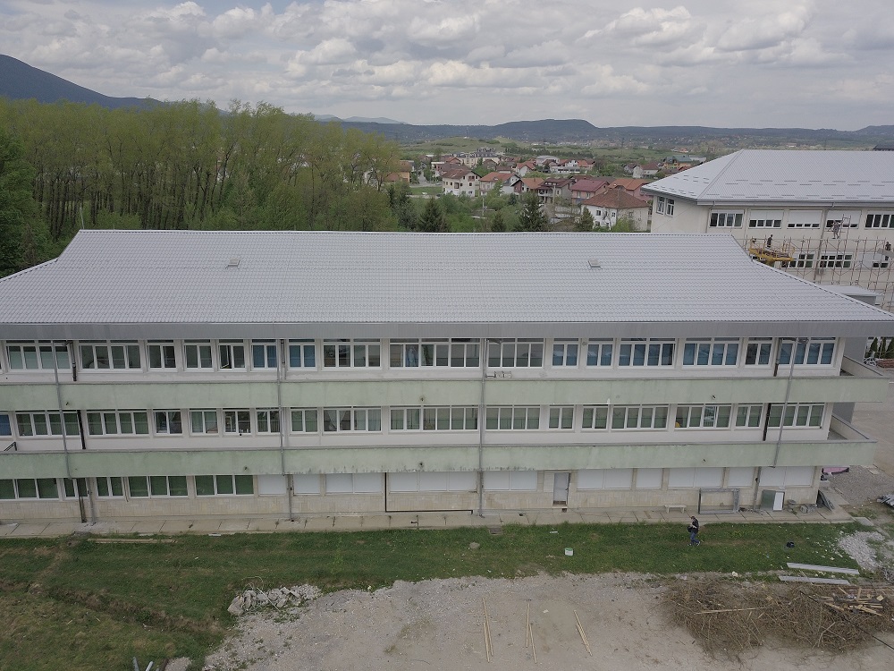 Od projekta do realizacije: Završeni radovi adaptacije krovne konstrukcije na zgradama Kantonalne bolnice u Bihaću